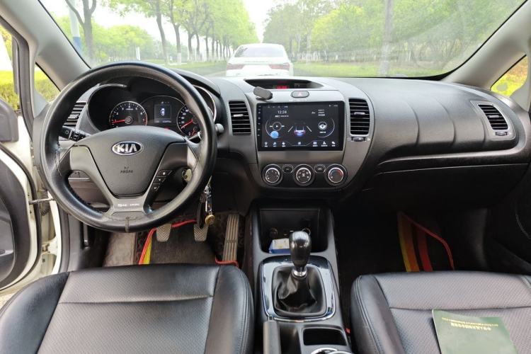 Used Kia K3 2016 1.6L Manual GL Center Console