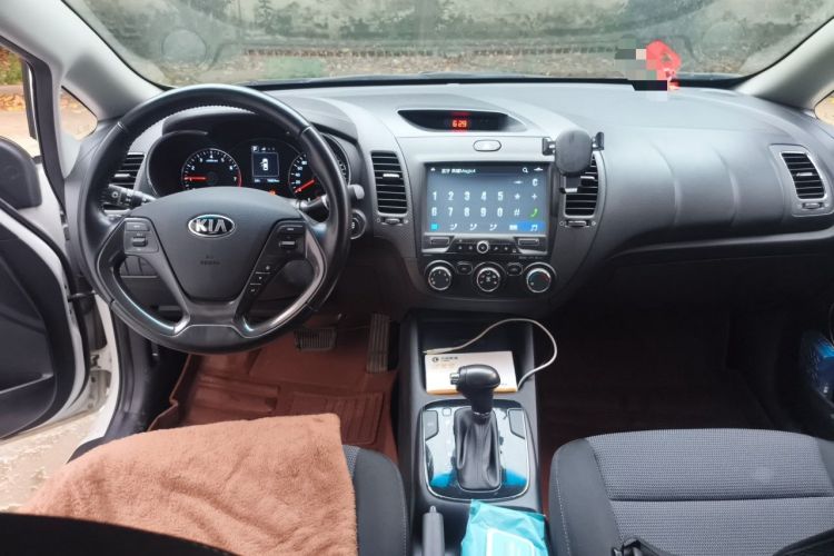 Used Kia K3 2016 1.6L Automatic GLS Center Console
