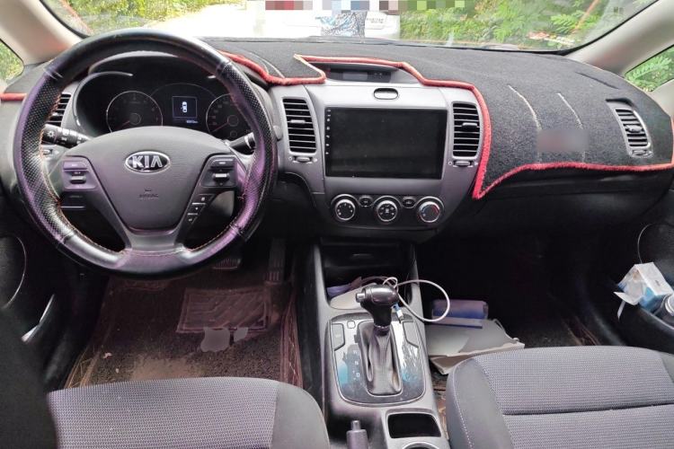 Used Kia K3 2016 1.6L Automatic GLS Center Console
