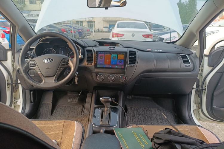 Used Kia K3 2016 1.6L Automatic GL Center Console