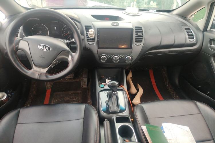 Used Kia K3 2016 1.6L Automatic GL Center Console