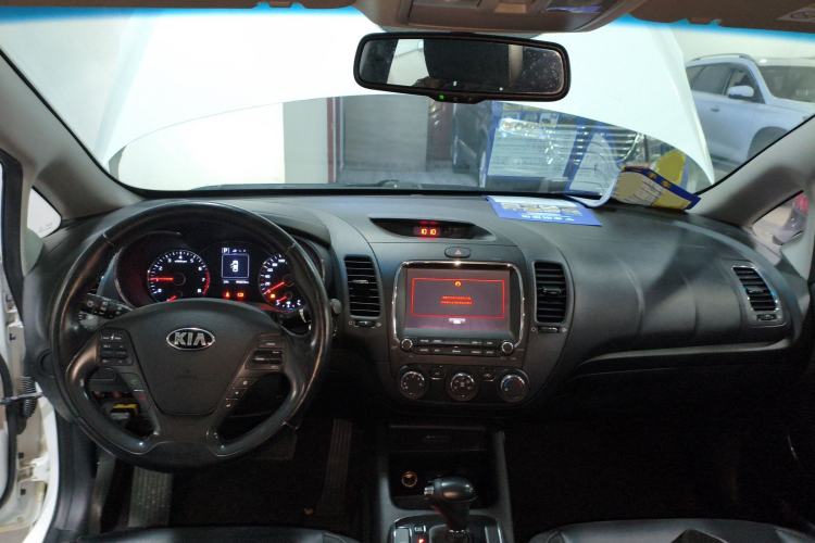 Used Kia K3 2016 1.6L Automatic DLX Center Console