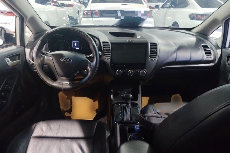Used Kia K3 2016 1.6L Automatic GL Center Console
