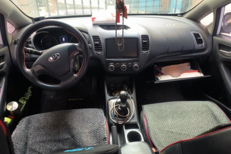 Used Kia K3 2016 1.6L Manual GL Center Console
