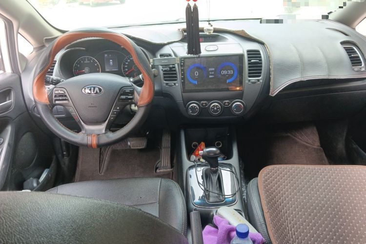 Used Kia K3 2016 1.6L Automatic GL Center Console