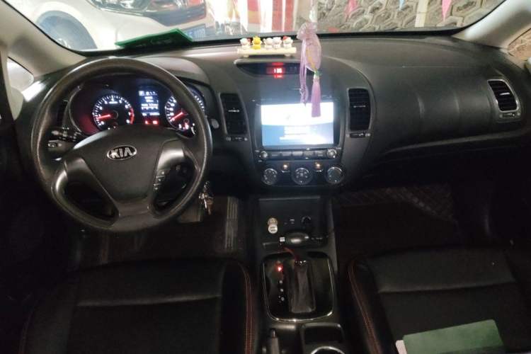 Used Kia K3 2016 1.6L Automatic GL Center Console