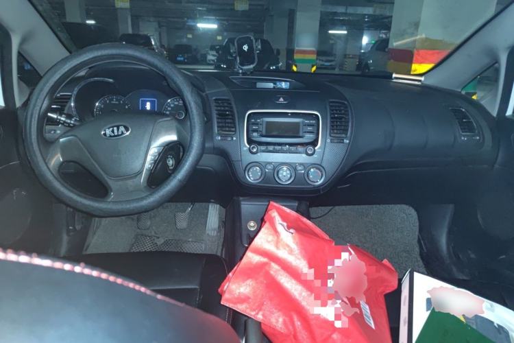 Used Kia K3 2016 1.6L Manual GL Center Console