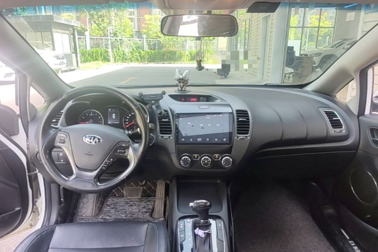 Used Kia K3 2016 1.6L Automatic GLS Center Console