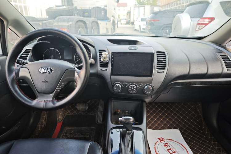 Used Kia K3 2016 1.6L Automatic GL Center Console