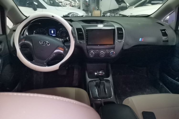 Used Kia K3 2016 1.6L Automatic GL Center Console
