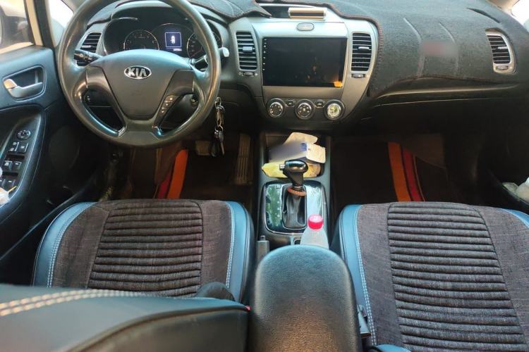 Used Kia K3 2016 1.6L Automatic GL Center Console