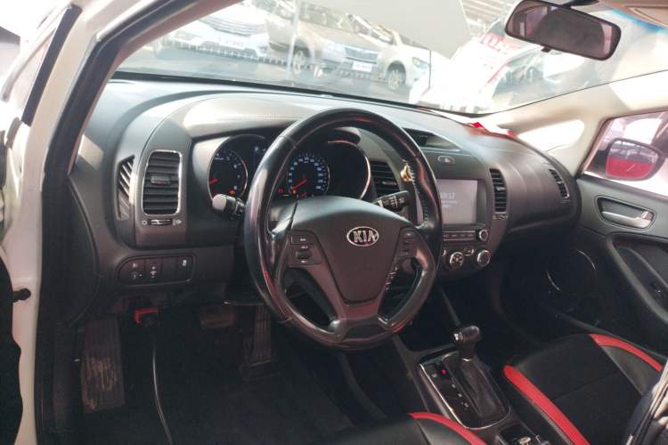 Used Kia K3 2016 1.6L Automatic GLS Center Console