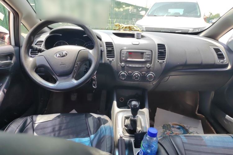 Used Kia K3 2016 1.6L Manual GL Center Console