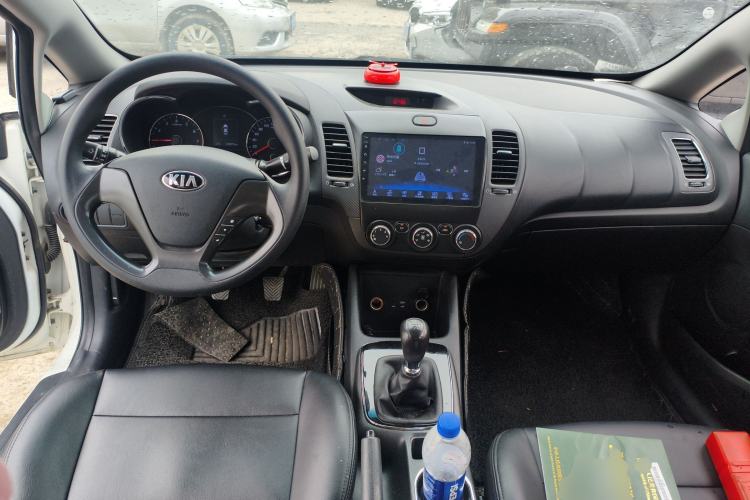 Used Kia K3 2016 1.6L Manual GL Center Console