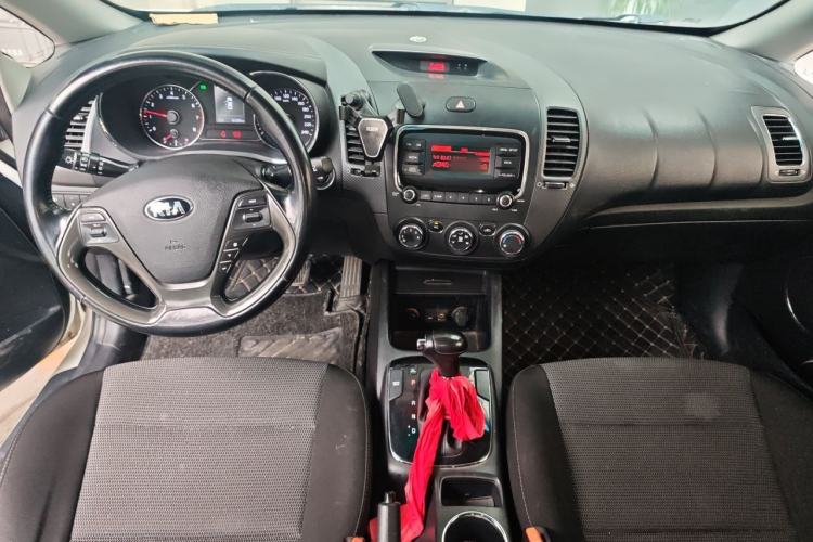 Used Kia K3 2016 1.6L Automatic GLS Center Console