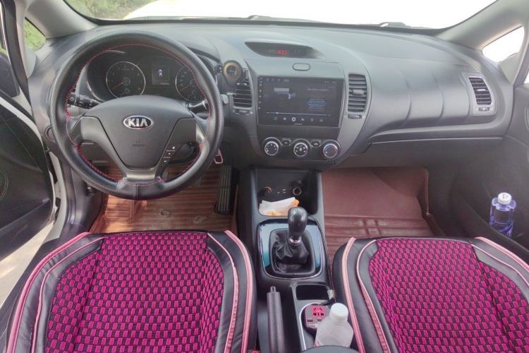 Used Kia K3 2016 1.6L Manual GL Center Console