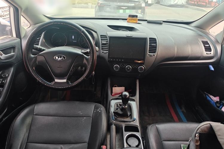 Used Kia K3 2016 1.6L Manual GL Center Console