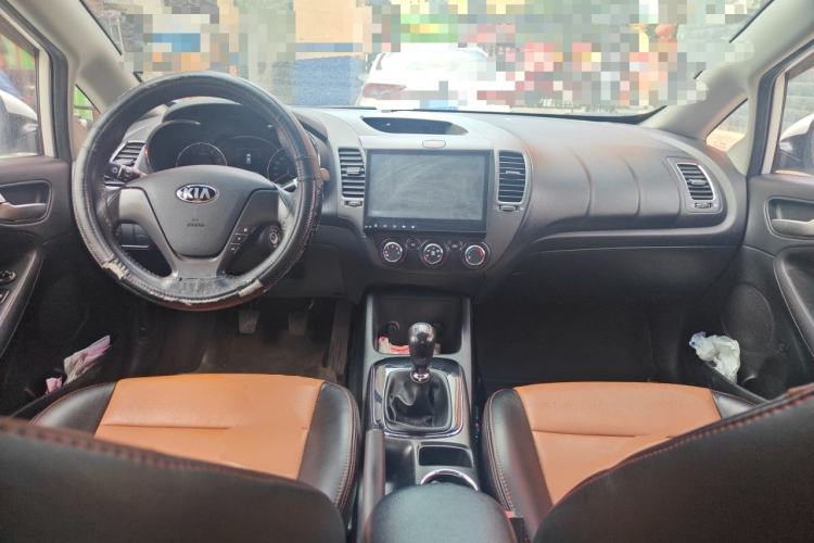 Used Kia K3 2016 1.6L Manual GL Center Console