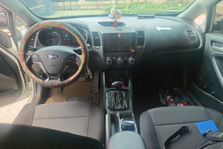 Used Kia K3 2016 1.6L Automatic GL Center Console