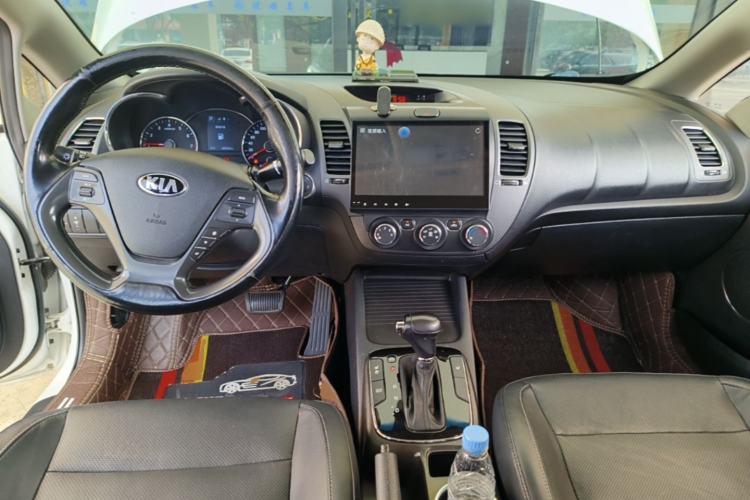 Used Kia K3 2016 1.6L Automatic GLS Center Console