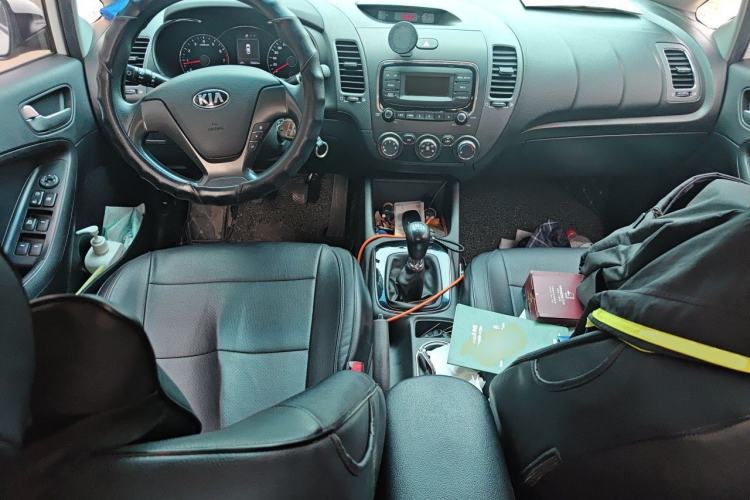 Used Kia K3 2016 1.6L Manual GL Center Console