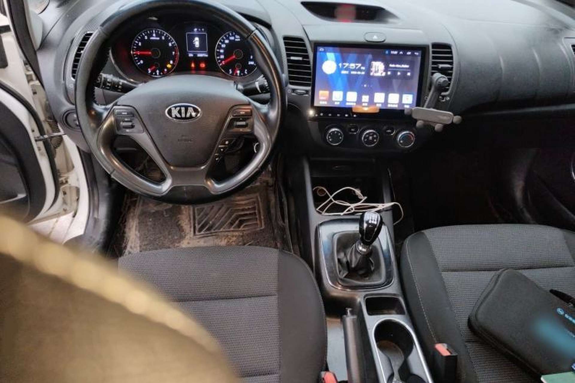 Used Kia K3 2016 1.6L Manual GLS Center Console