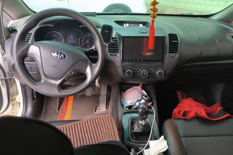 Used Kia K3 2016 1.6L Manual GL Center Console