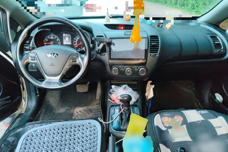 Used Kia K3 2016 1.6L Automatic GLS Center Console