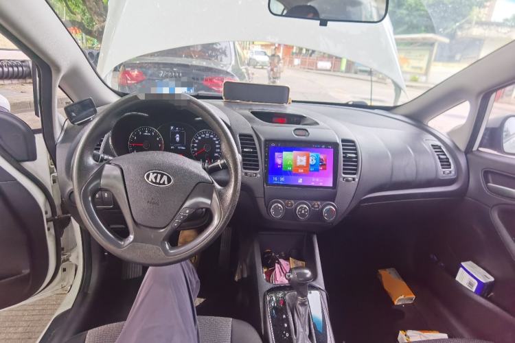 Used Kia K3 2016 1.6L Automatic GL Center Console