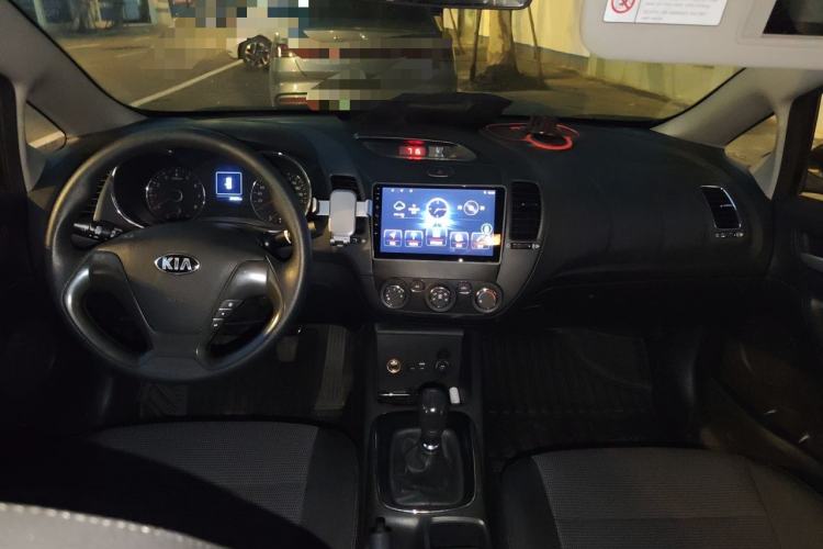 Used Kia K3 2016 1.6L Manual GL Center Console
