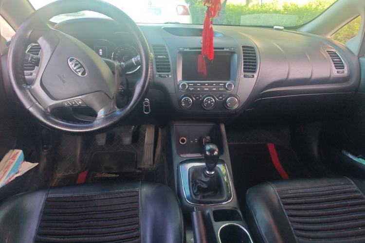 Used Kia K3 2016 1.6L Manual GL Center Console
