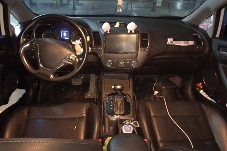 Used Kia K3 2016 1.6L Automatic GLS Center Console
