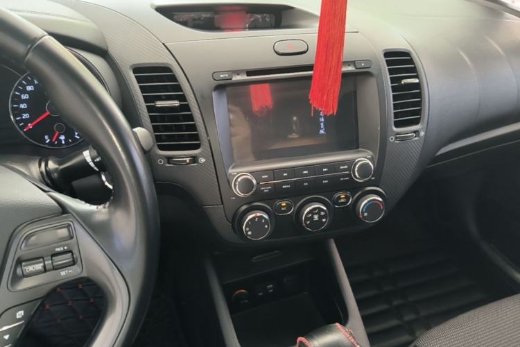Used Kia K3 2016 1.6L Automatic GLS Center Console