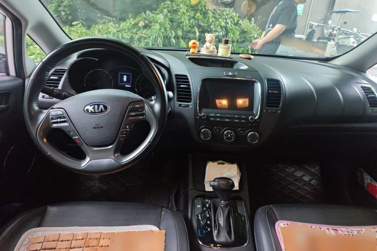 Used Kia K3 2016 1.6L Automatic DLX Center Console