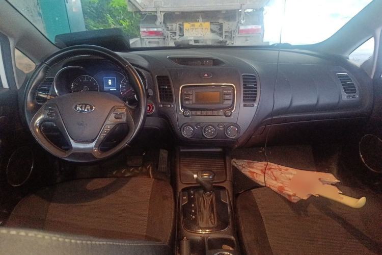 Used Kia K3 2016 1.6L Automatic GLS Center Console