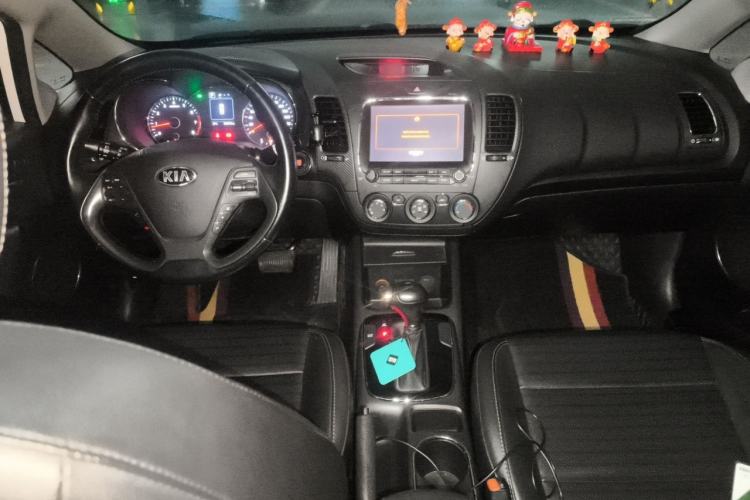 Used Kia K3 2016 1.6L Automatic DLX Center Console