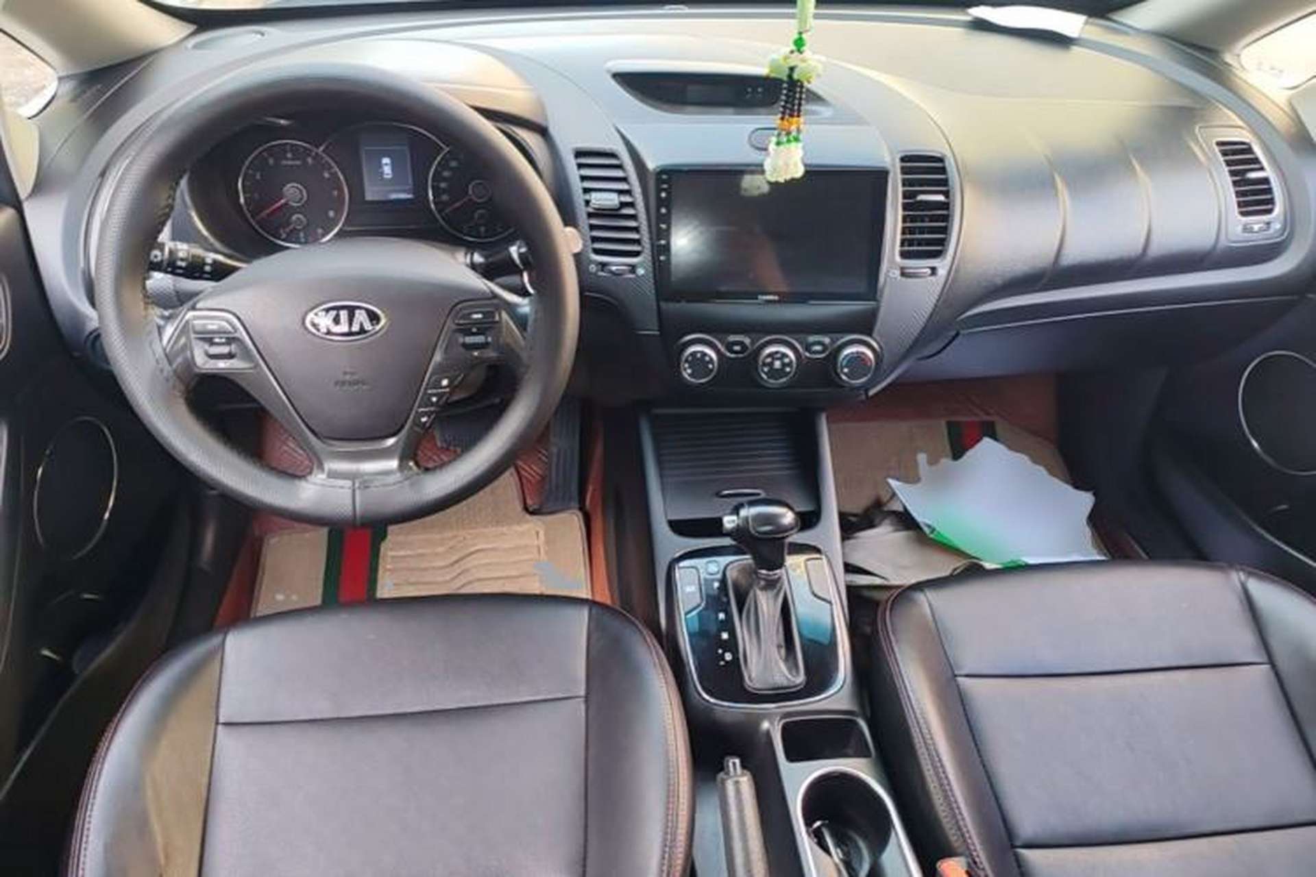 Used Kia K3 2016 1.6L Automatic GLS Center Console