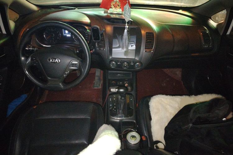Used Kia K3 2016 1.6L Automatic GLS Center Console