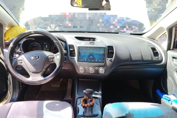 Used Kia K3 2016 1.6L Automatic GLS Center Console