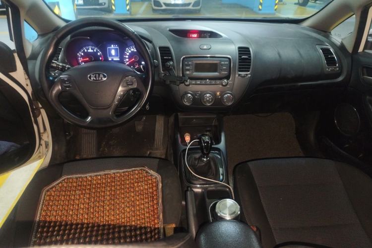 Used Kia K3 2016 1.6L Manual GLS Center Console