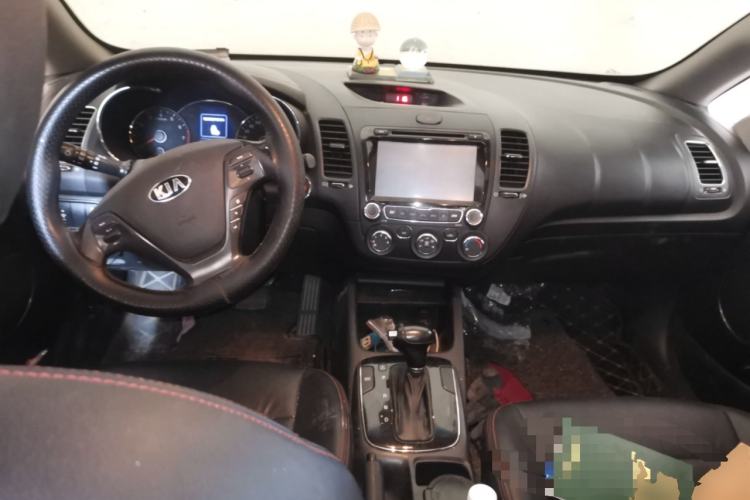 Used Kia K3 2016 1.6L Automatic GLS Center Console