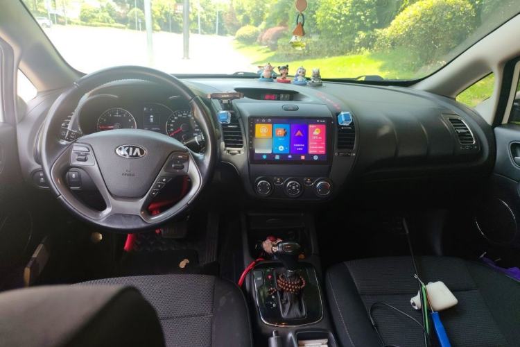 Used Kia K3 2016 1.6L Automatic GLS Center Console