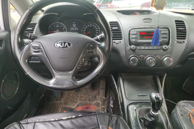 Used Kia K3 2016 1.6L Manual GLS Center Console