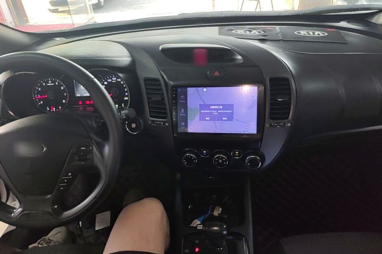 Used Kia K3 2016 1.6L Automatic GLS Center Console