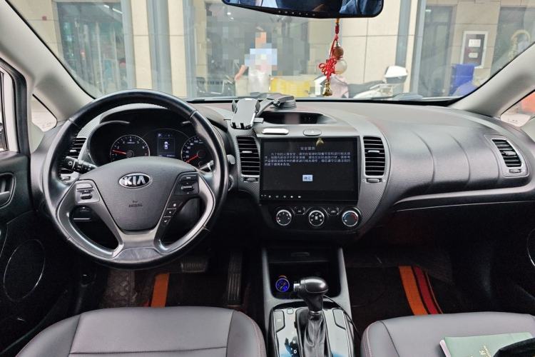 Used Kia K3 2016 1.6L Automatic GLS Center Console