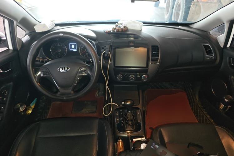 Used Kia K3 2016 1.6L Automatic GLS Center Console