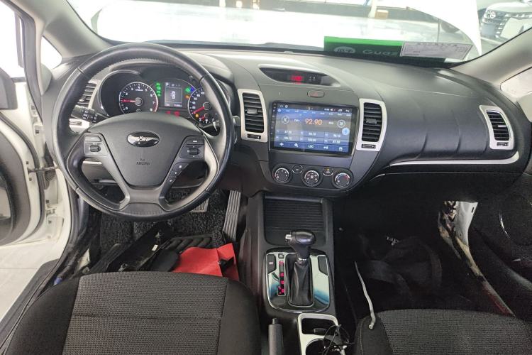 Used Kia K3 2016 1.6L Automatic GLS Center Console