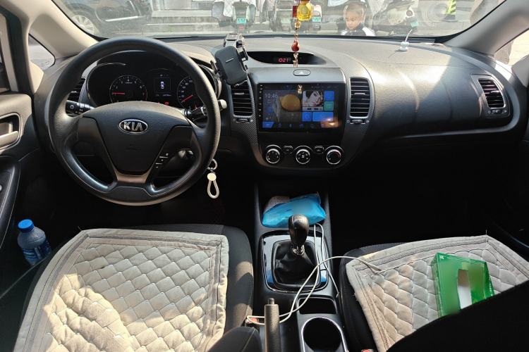 Used Kia K3 2016 1.6L Manual GL Center Console
