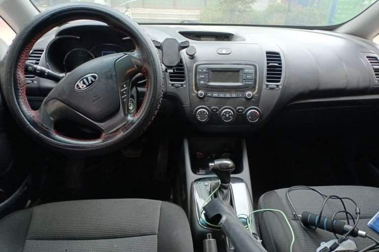 Used Kia K3 2016 1.6L Automatic GL Center Console