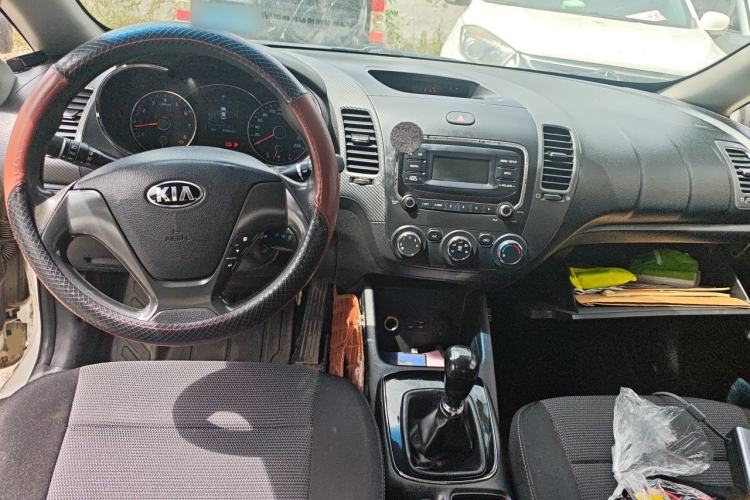 Used Kia K3 2016 1.6L Manual GL Center Console